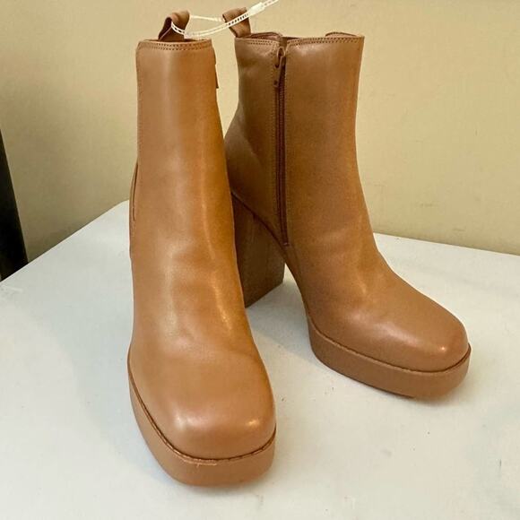 Gianni Bini Boots Tan Leather Platform Block Heel Y2K Style Chelsea Boots 8.5 - Picture 4 of 6